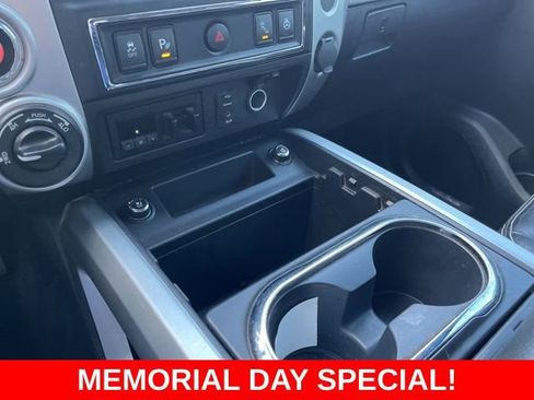 Used 2018 Nissan Titan PRO-4X w/ Pro-4x Convenience Package AWD/4WD image 21