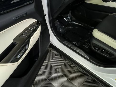 Used 2024 Lexus NX 350 AWD image 9