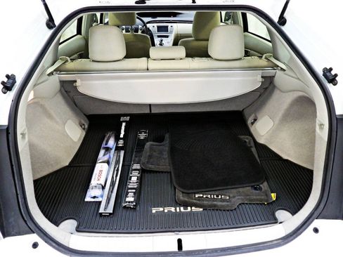 Used 2014 Toyota Prius Two FWD image 13