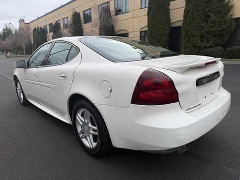 Used 2006 Pontiac Grand Prix GT w/ Sun And Sound Package image 7