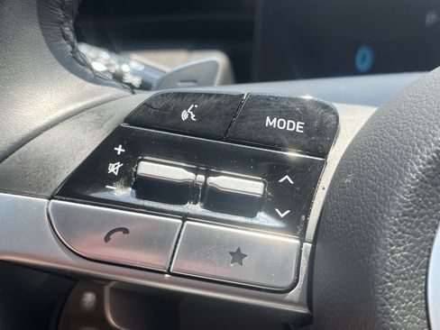 Used 2024 Hyundai Tucson Limited AWD/4WD image 17