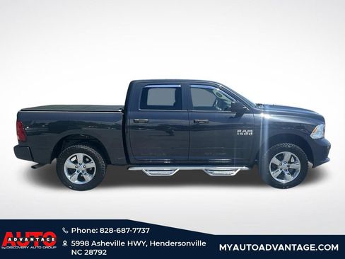 Used 2017 RAM 1500 Express AWD/4WD image 2