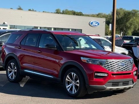 Certified 2020 Ford Explorer Platinum w/ Premium Technology Package image 41