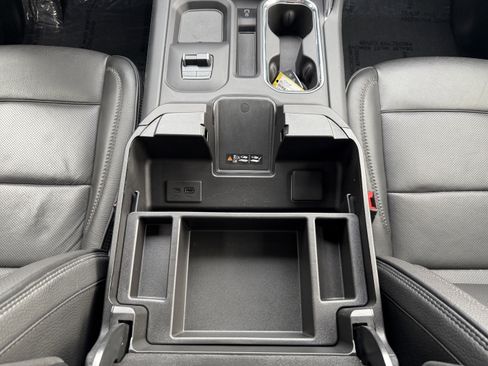 Used 2024 GMC Sierra 2500 Denali w/ Denali Reserve Package image 30