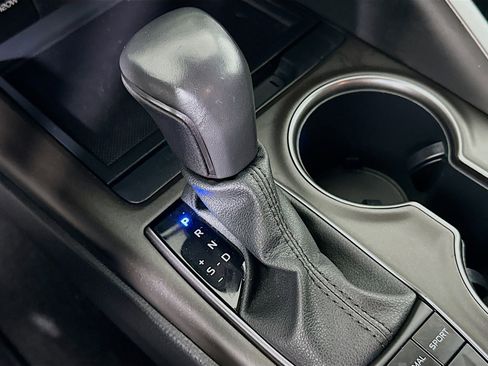 Used 2023 Toyota Camry SE image 24