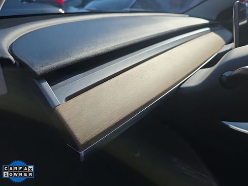 Used 2019 Tesla Model 3 Standard Range Plus image 18