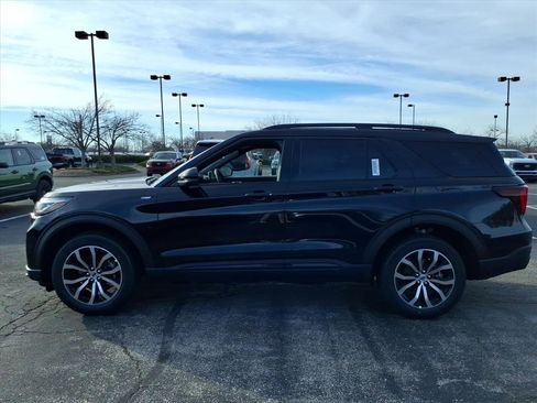 New 2026 Ford Explorer ST-Line image 2