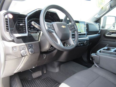 Certified 2025 Chevrolet Silverado 2500 LT w/ Convenience Package AWD/4WD image 16