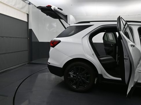 Certified 2024 Chevrolet Equinox RS AWD/4WD image 10