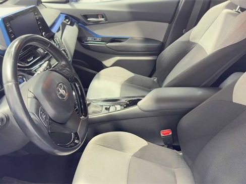 Used 2019 Toyota C-HR XLE image 22