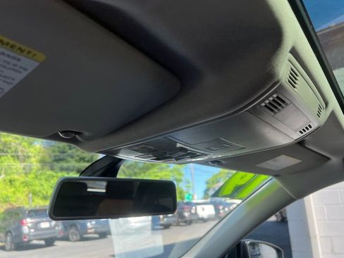 Used 2019 Volkswagen Tiguan SE w/ Panoramic Sunroof Package AWD/4WD image 23
