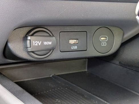 Used 2025 Hyundai Elantra SEL image 24