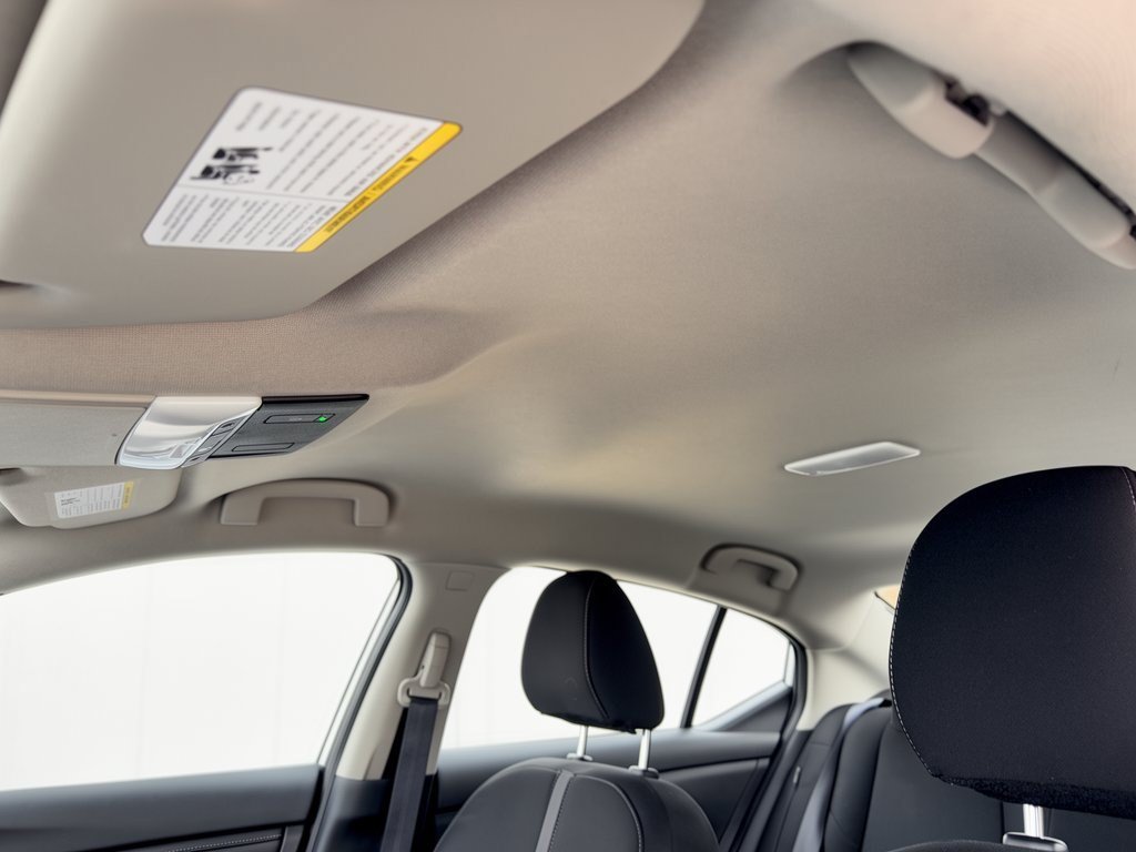 Used 2025 Nissan Sentra SV FWD image 27