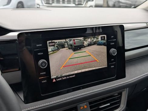 New 2026 Volkswagen Taos SE FWD image 22