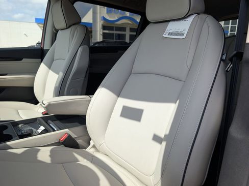 New 2026 Honda Odyssey Touring image 9