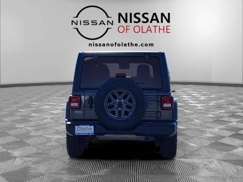 Used 2024 Jeep Wrangler Unlimited Sport AWD/4WD image 26