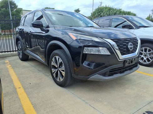 Used 2022 Nissan Rogue SV FWD image 3