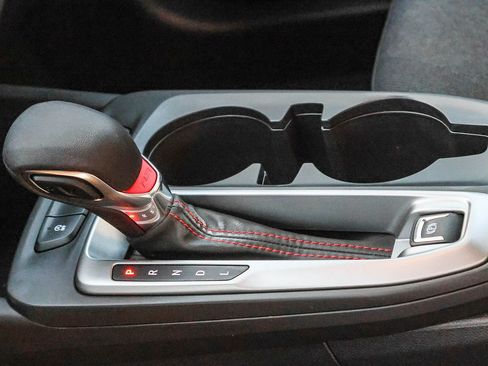 Used 2025 Chevrolet Trax RS image 29