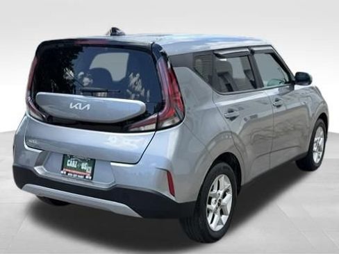 Used 2023 Kia Soul LX w/ LX Technology Package FWD image 6