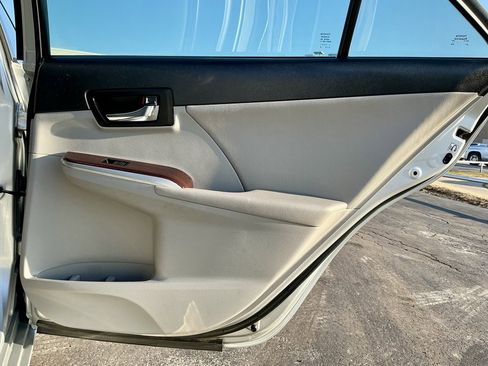 Used 2012 Toyota Camry XLE image 26
