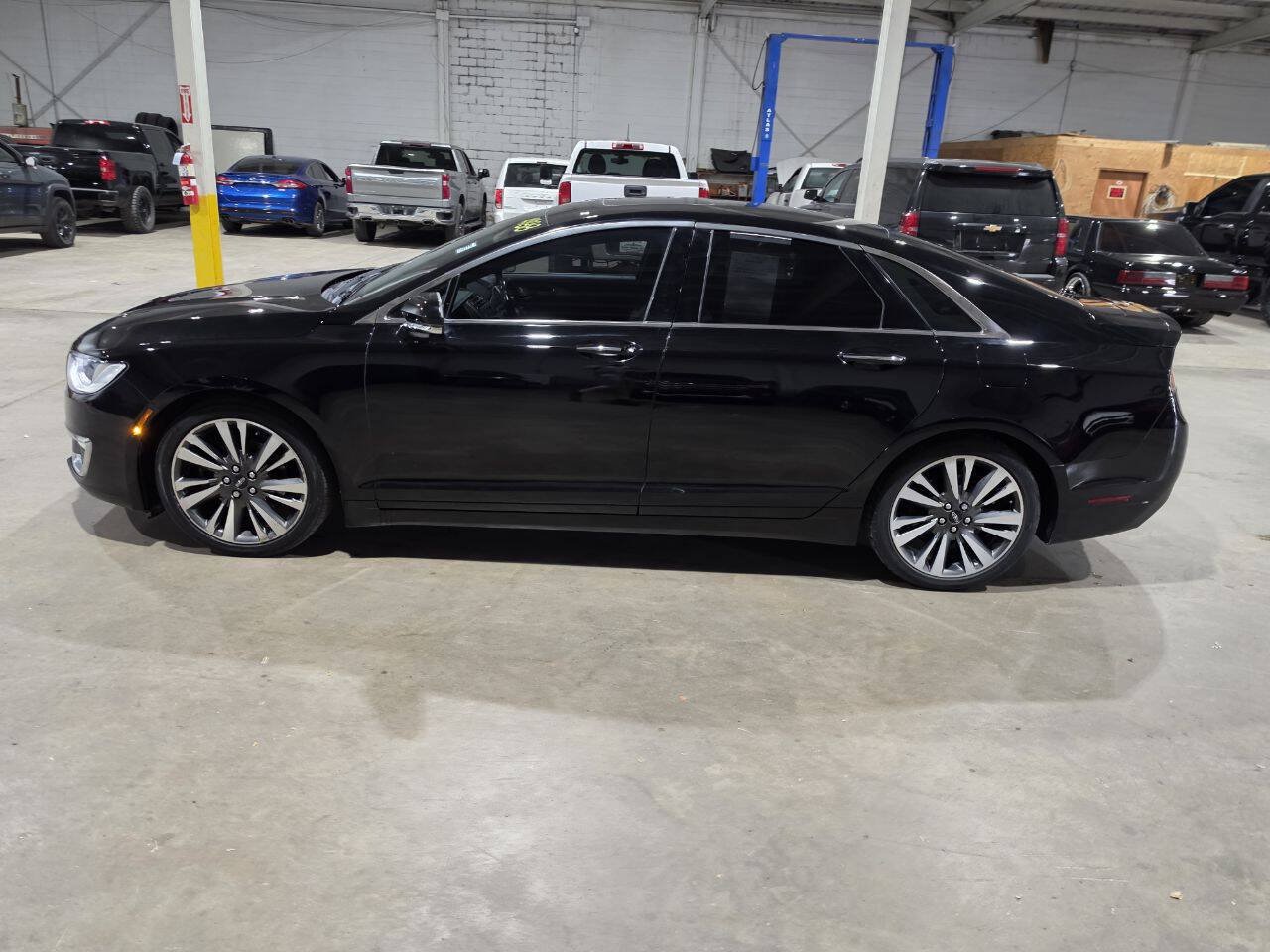 Used 2017 Lincoln MKZ Reserve w/ Climate Package FWD image 5