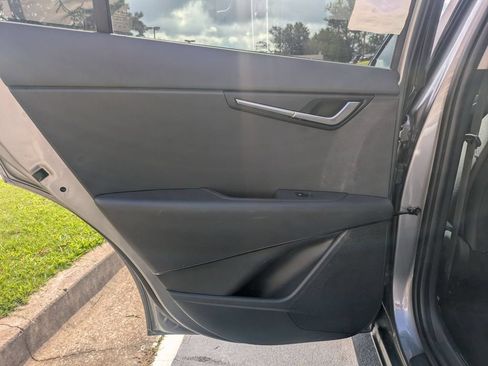 Used 2025 Kia Niro LX FWD image 26