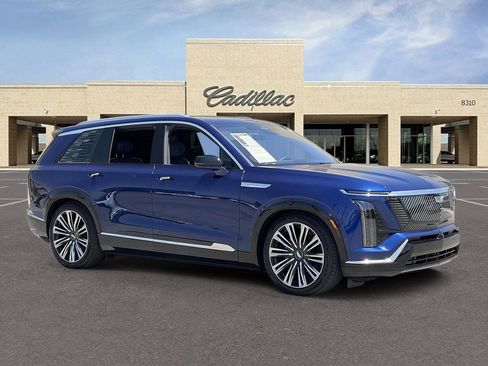 Used 2026 Cadillac Vistiq Premium Luxury w/ LPO, Floor Liner Package AWD/4WD image 3