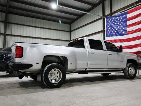 Used 2018 Chevrolet Silverado 3500 LT AWD/4WD image 11