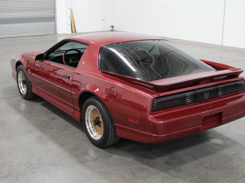 Used 1989 Pontiac Firebird Trans Am RWD image 4