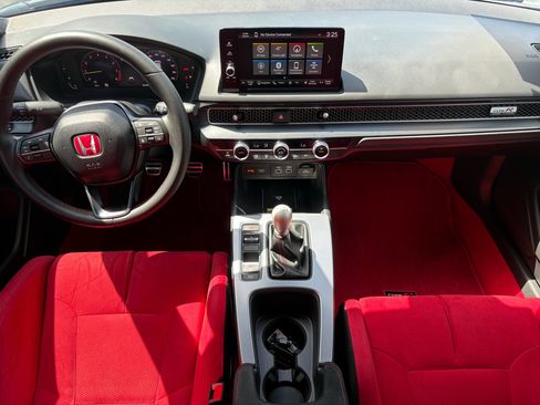 Certified 2024 Honda Civic Type R image 2