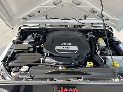 Used 2017 Jeep Wrangler Unlimited Sport AWD/4WD image 19