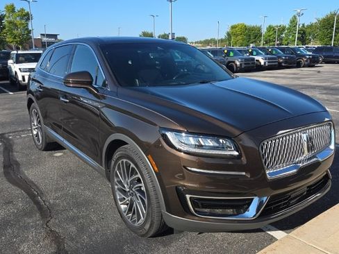 Used 2019 Lincoln Nautilus Reserve w/ Driver Assistance Package FWD image 3