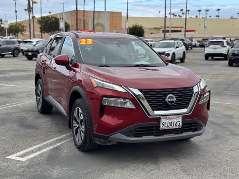 Certified 2023 Nissan Rogue SV FWD image 2