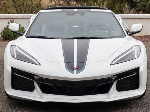 Used 2026 Chevrolet Corvette Z06 w/ Stealth Interior Trim Package RWD image 13