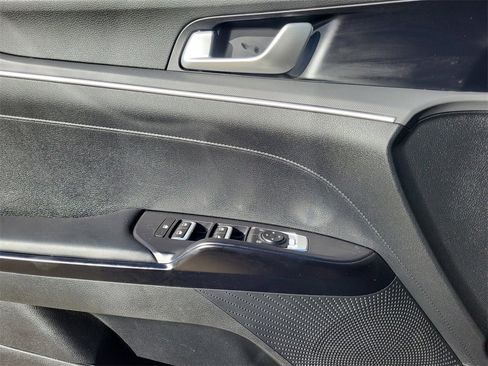 Used 2022 Kia K5 LXS image 19