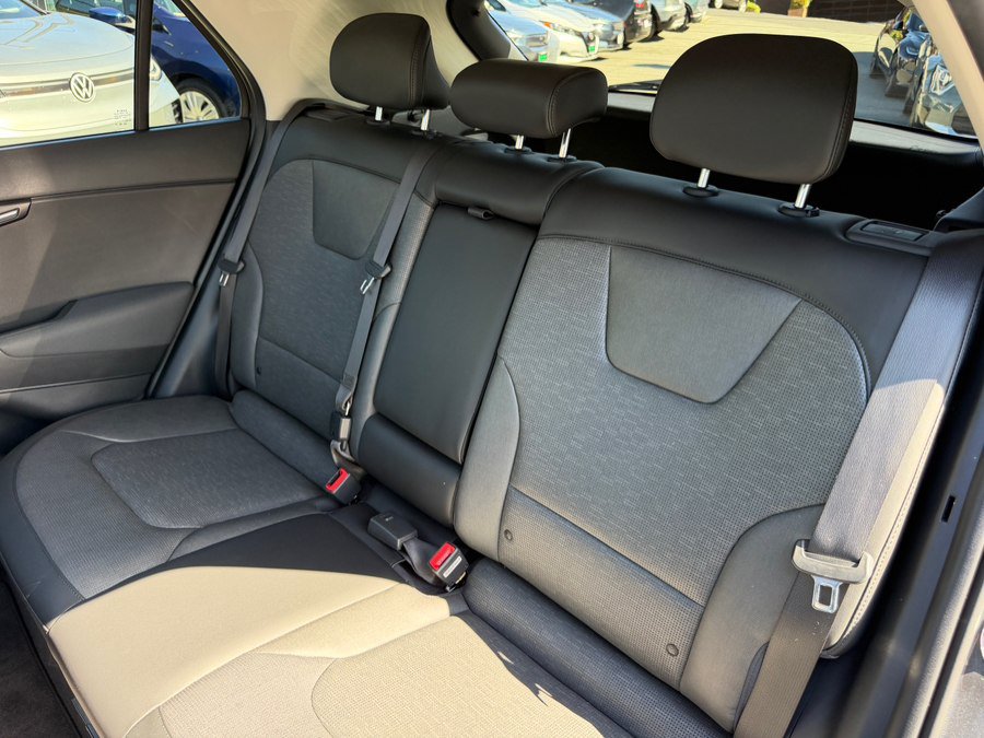 Used 2024 Kia Niro Wave FWD image 47