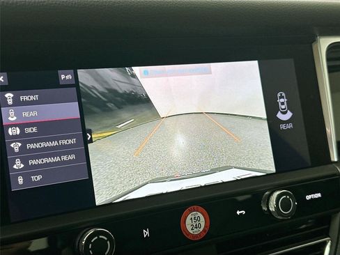 Certified 2026 Porsche Macan AWD/4WD image 23