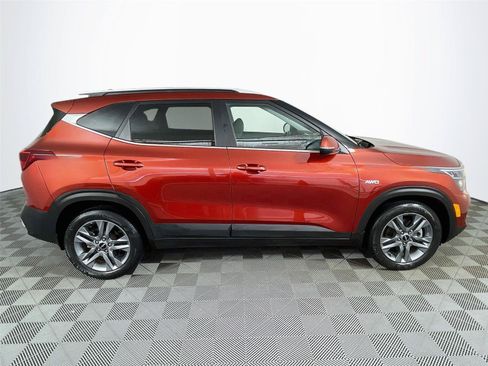 Used 2022 Kia Seltos S AWD/4WD image 11
