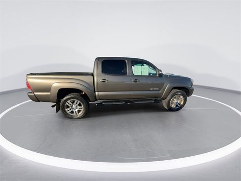Used 2012 Toyota Tacoma 4x4 Double Cab w/ TRD Sport Upgrade Pkg image 17