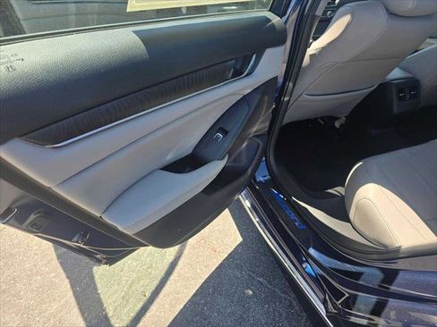 Used 2019 Honda Accord EX-L image 16