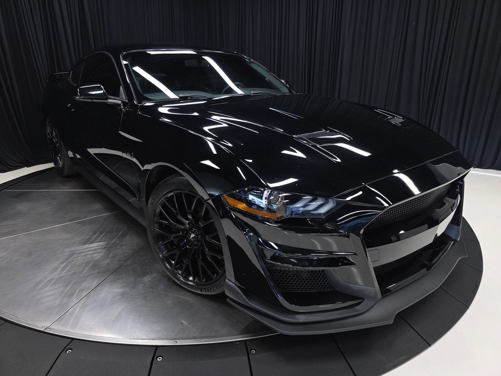 Used 2018 Ford Mustang GT Premium w/ GT Performance Package RWD image 47