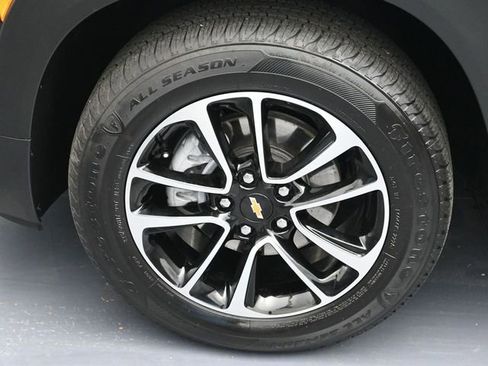 Used 2025 Chevrolet TrailBlazer LT AWD/4WD image 7