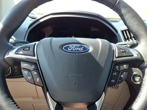Used 2024 Ford Edge Titanium AWD/4WD image 21