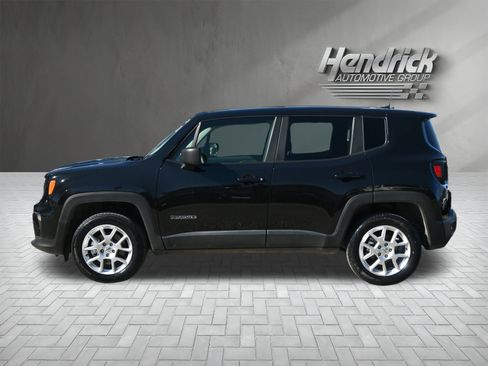 Used 2023 Jeep Renegade Latitude image 9