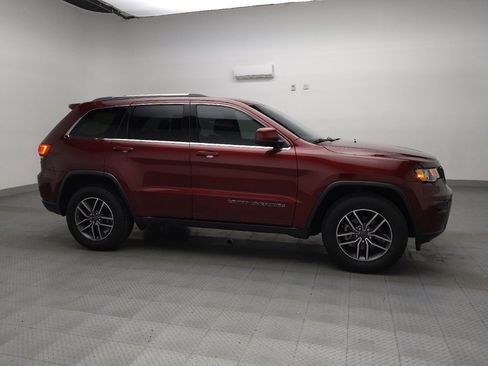 Used 2019 Jeep Grand Cherokee Laredo w/ Laredo X Package image 11