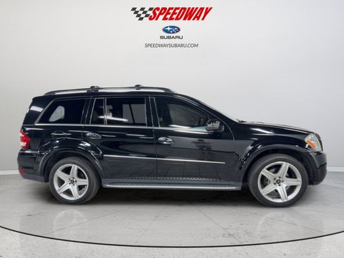 Used 2011 Mercedes-Benz GL 550 4MATIC image 4