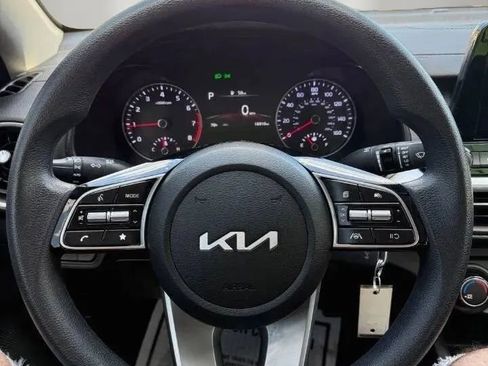 Used 2024 Kia Forte LXS FWD image 17