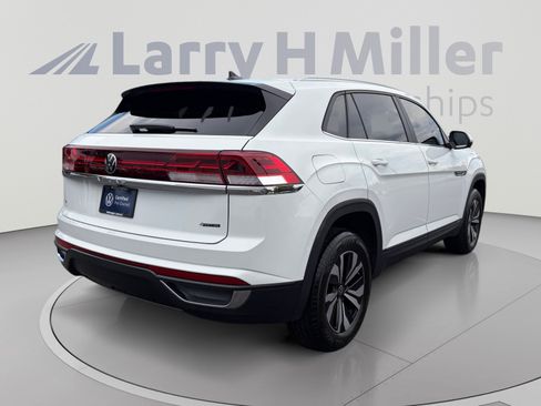 Certified 2024 Volkswagen Atlas Cross Sport SE AWD/4WD image 5