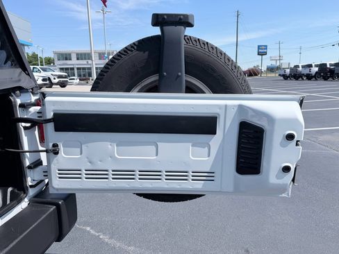 Used 2015 Jeep Wrangler Sport w/ Quick Order Package 24S AWD/4WD image 27