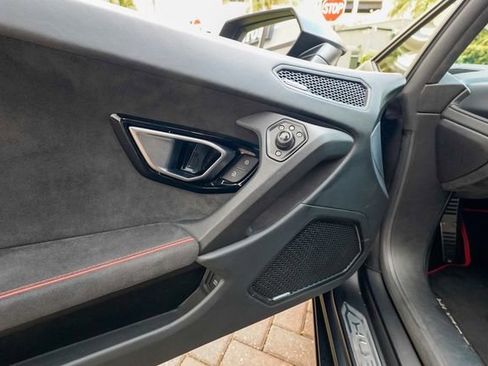 Used 2022 Lamborghini Huracan EVO image 53
